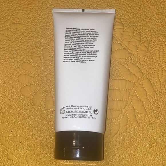 NIB M.A.D Skincare Delicate Skin Cleansing Gel! - Picture 2 of 3